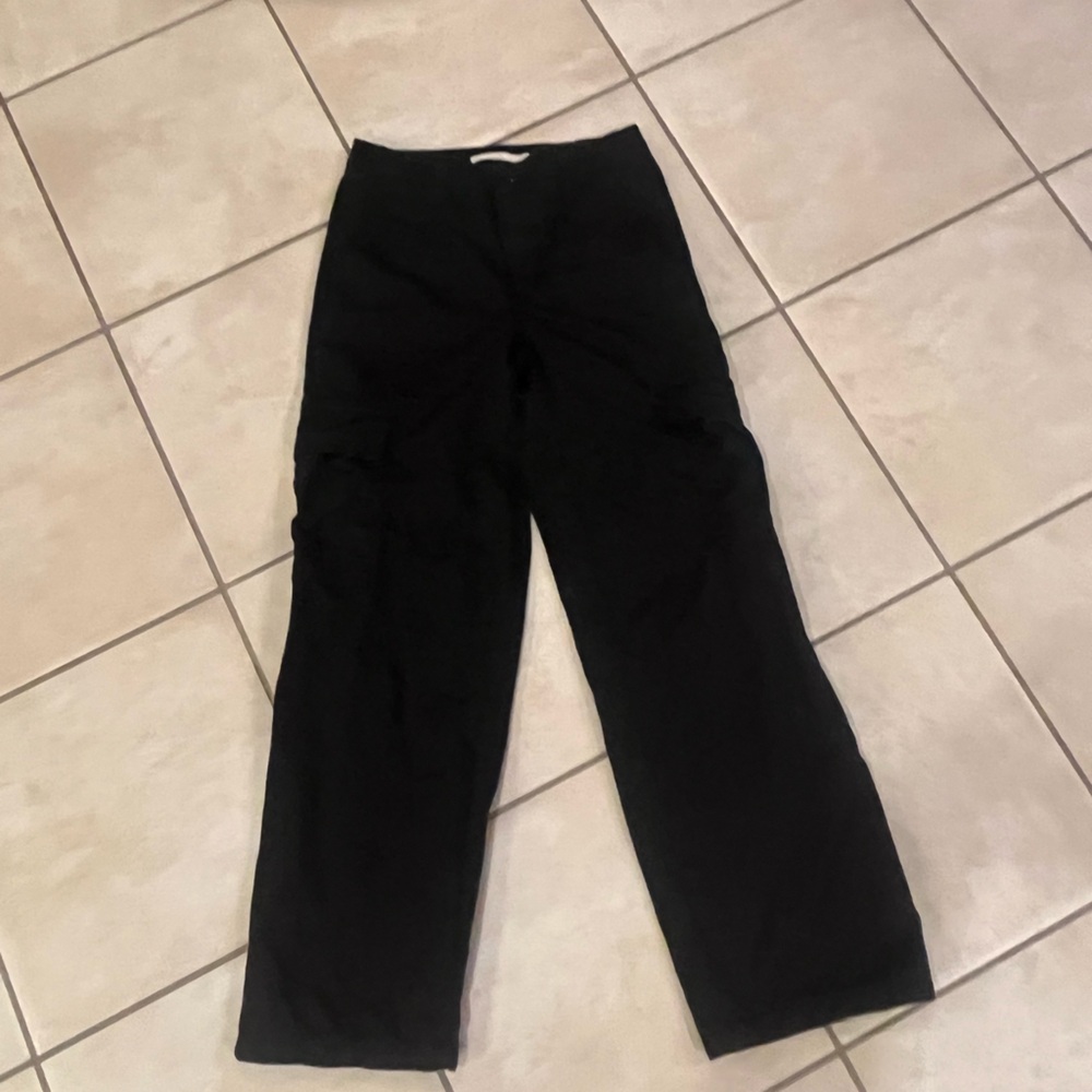 Black cargo Levi’s
